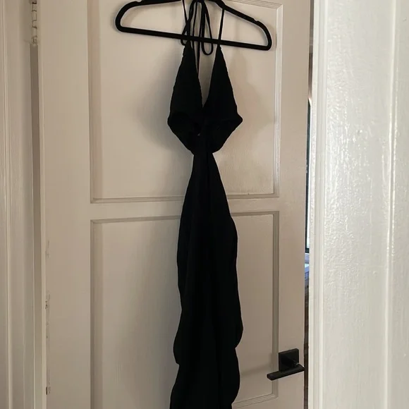 Shop Starlow Black Linen Cutout Jumpsuit - Picture 4 of 8